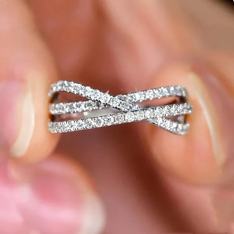 Chic Cross Zirconia Ring